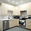 New Luxury Walkout Suite Near University-BY ROOM