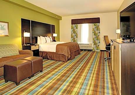 Standard King Room with Sofa Bed - Non-Smoking