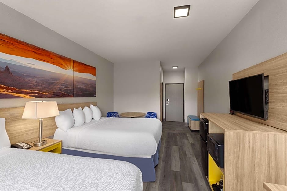 Days Inn & Suites by Wyndham Tucson/Marana