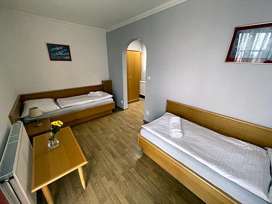 Hotel Laguna & restaurant