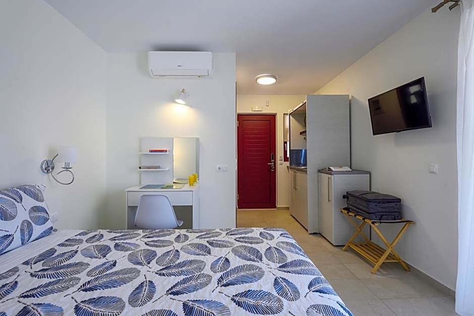 Elpiniki Luxury Rooms