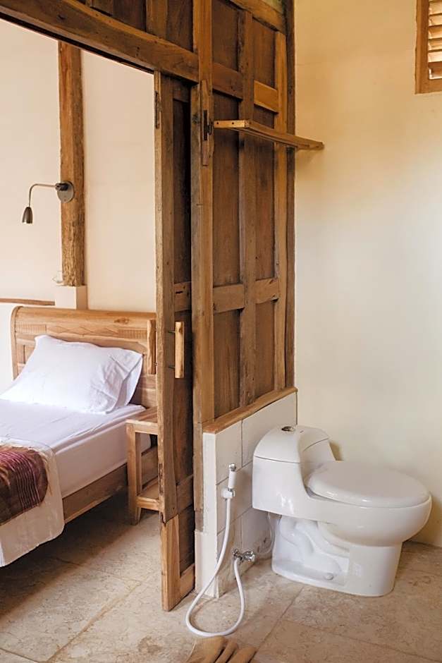 Kalyssa Beach Bungalows