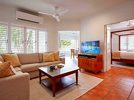 Two-Bedroom and Two-Bathroom Reef Suite with Private Balcony, SPA Bath and Ocean View