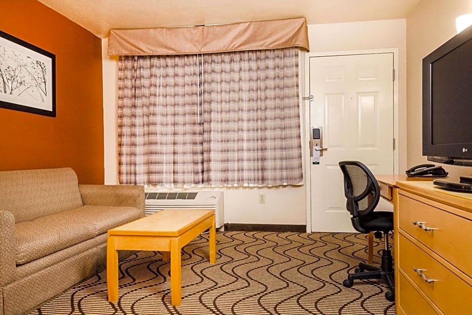 Quality Inn & Suites Lathrop