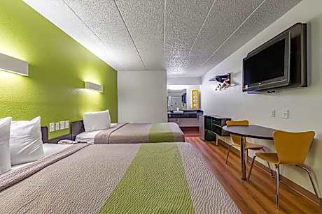 2 Queen Beds Non-Smoking