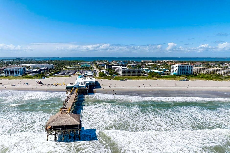 La Quinta Inn & Suites by Wyndham Cocoa Beach Oceanfront