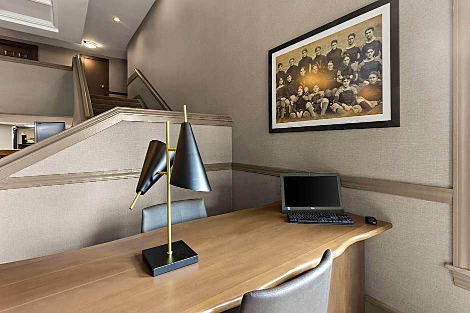 The Clover Hotel, Ascend Hotel Collection