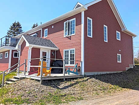 Springhouse Seaside Retreat 2-Bedroom on the Bay