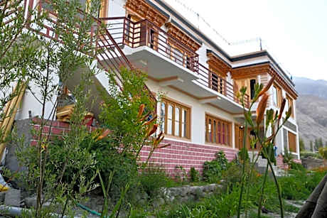 Skayil Guest House
