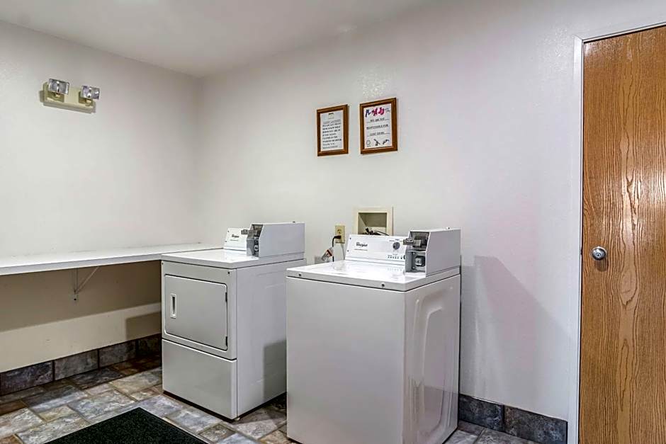 Motel 6-Barkeyville, PA