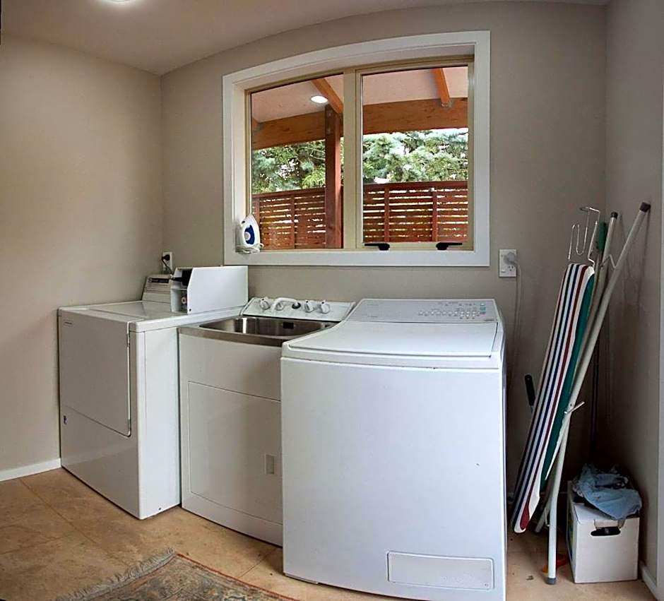 Springfield Motel and Lodge