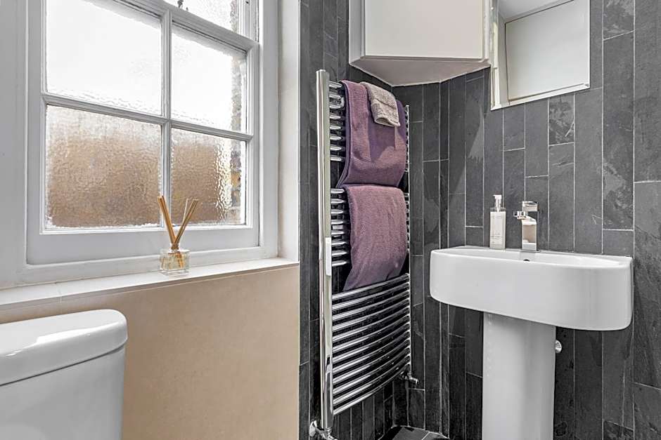 London Knightsbridge Sloane Pavilion Road Chelsea 5 mins walking to hyde Park and Harrods