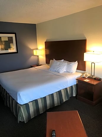 Days Inn & Suites Mobile