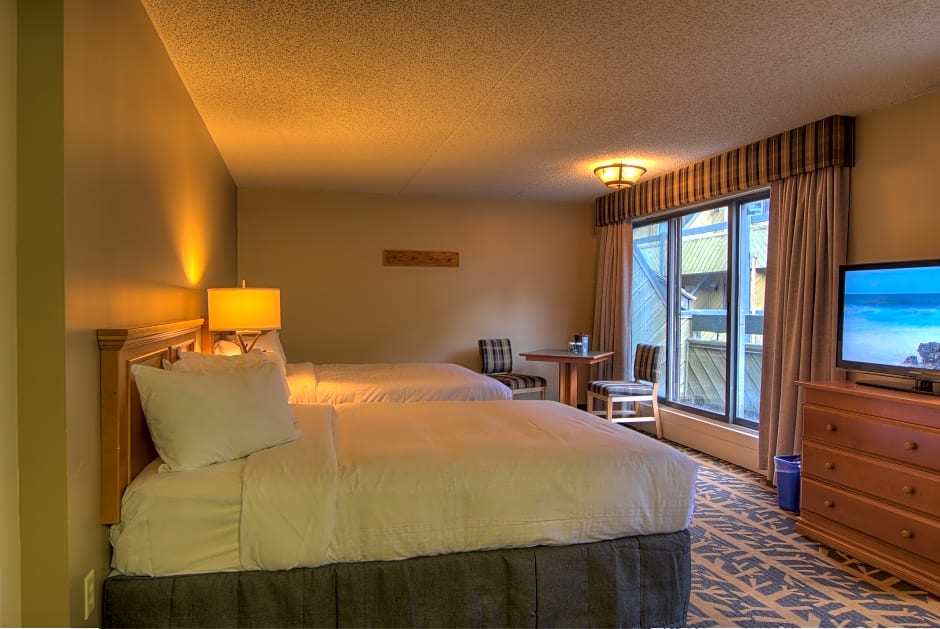 Hotel Canoe and Suites