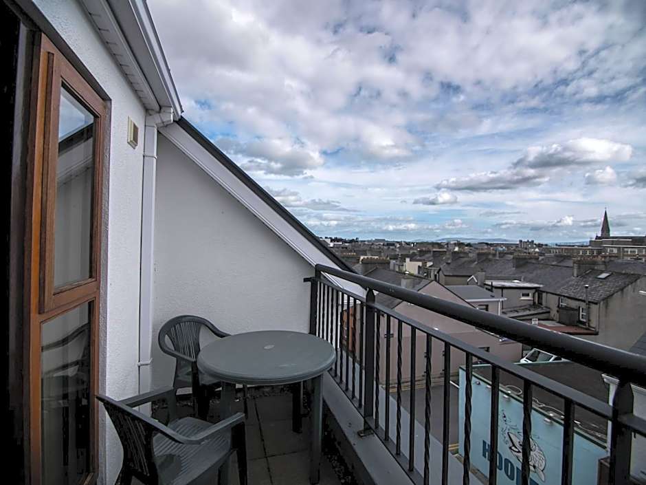 Donegan Court Aparthotel