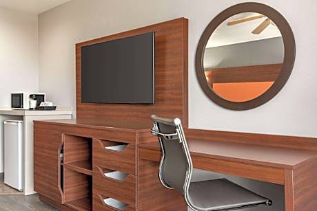 Standard Queen Room with Two Queen Beds and Ocean View - Pet-Friendly/Non-Smoking