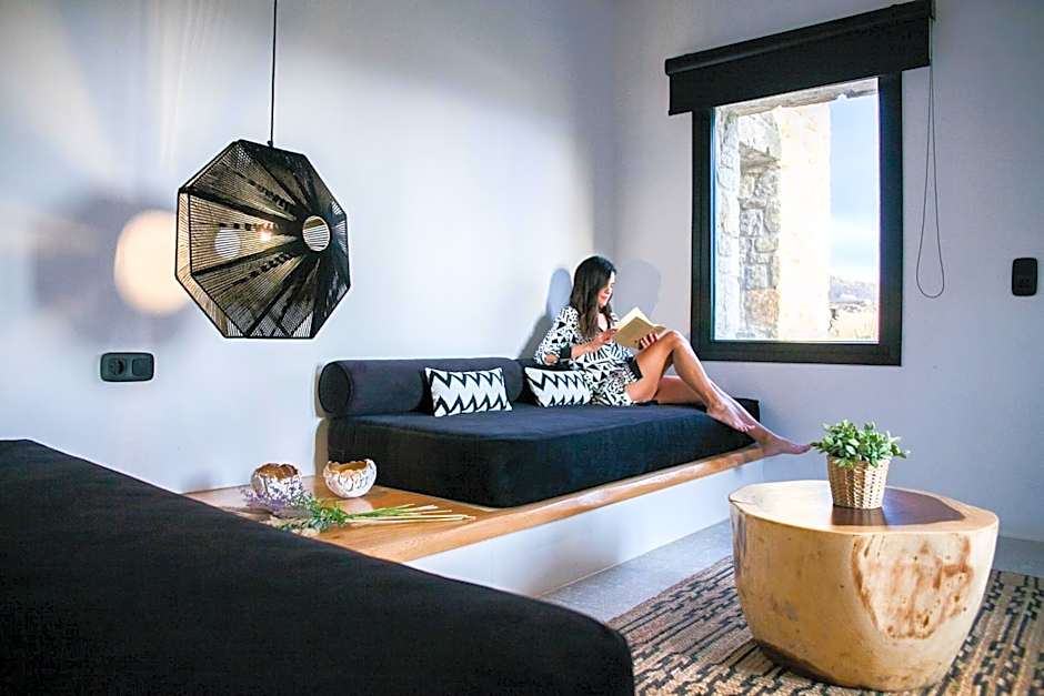 Agrari Bo Suites by Mykonos Rocks