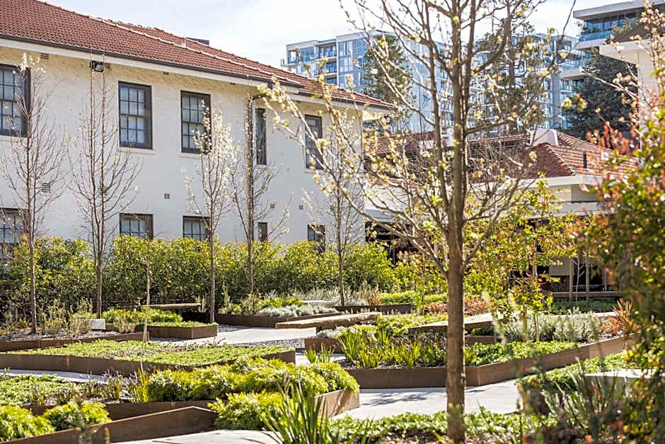 Peppers Gallery Hotel