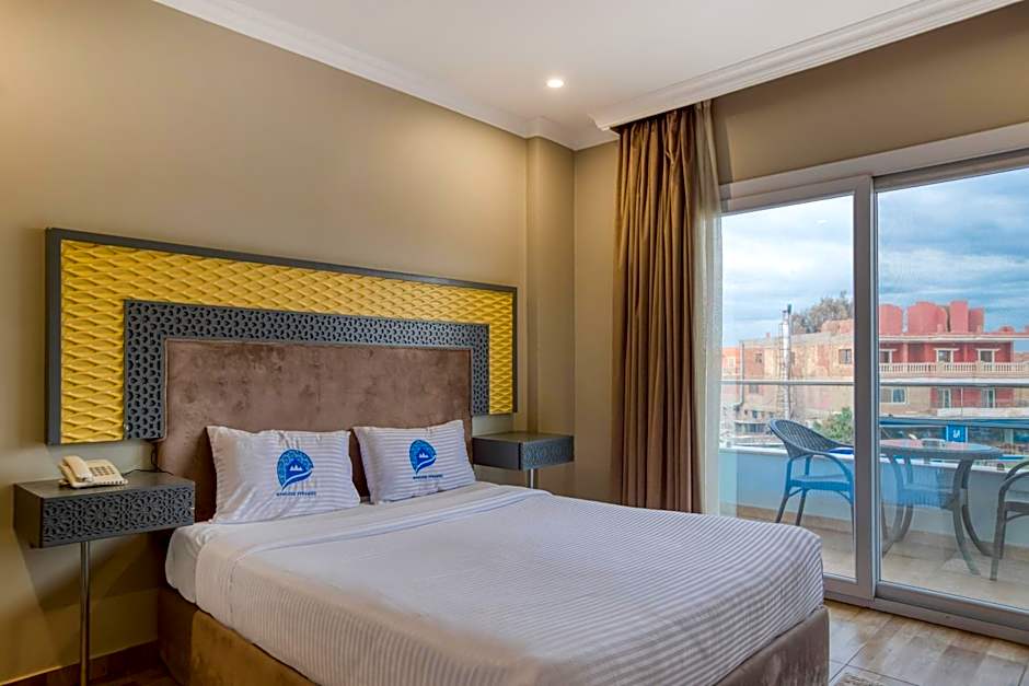 Mamlouk Pyramids Hotel