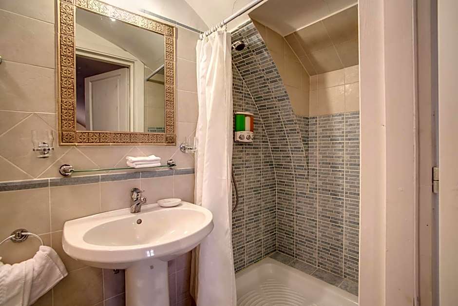 Navona Gallery Suites