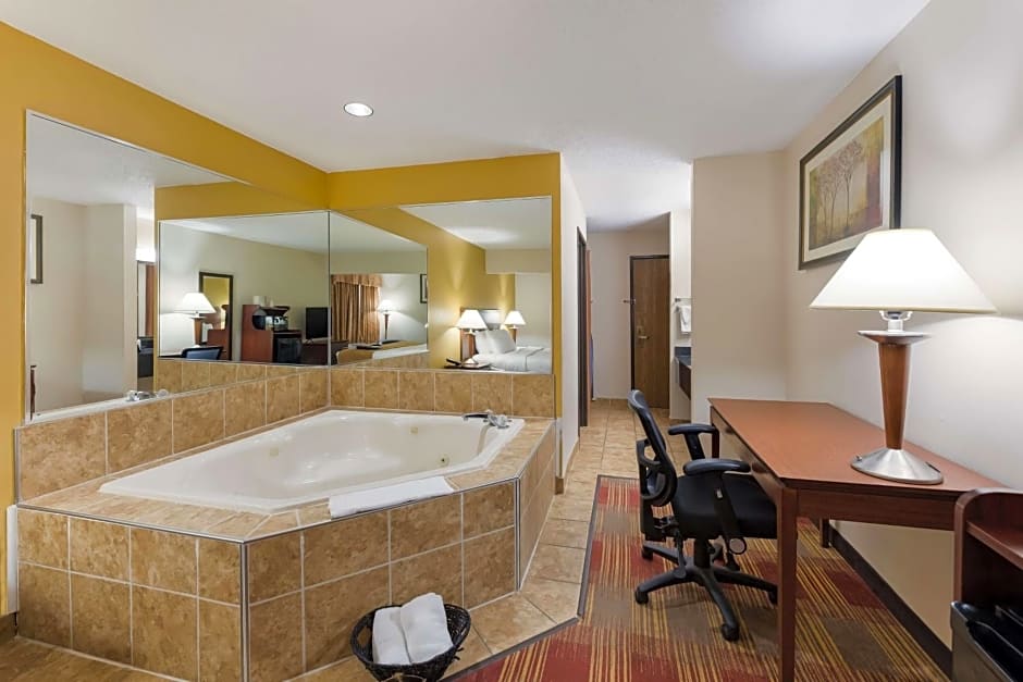 Best Western Lakewood Inn