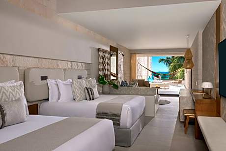 Signature Oceanfront Junior Double Suite with Hot Tub