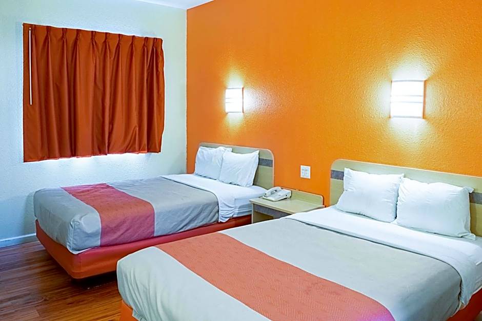 Motel 6-Seymour, IN - North