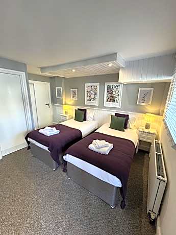 Twin Room with Shower