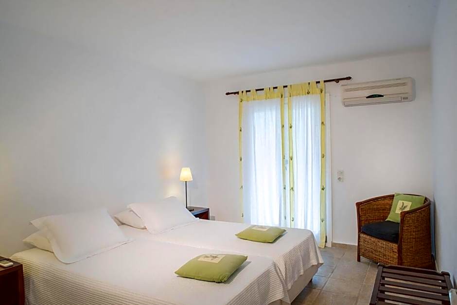 Skiathos Luxury Villa 2 Bedroom Villa Dyo Vromolimnos