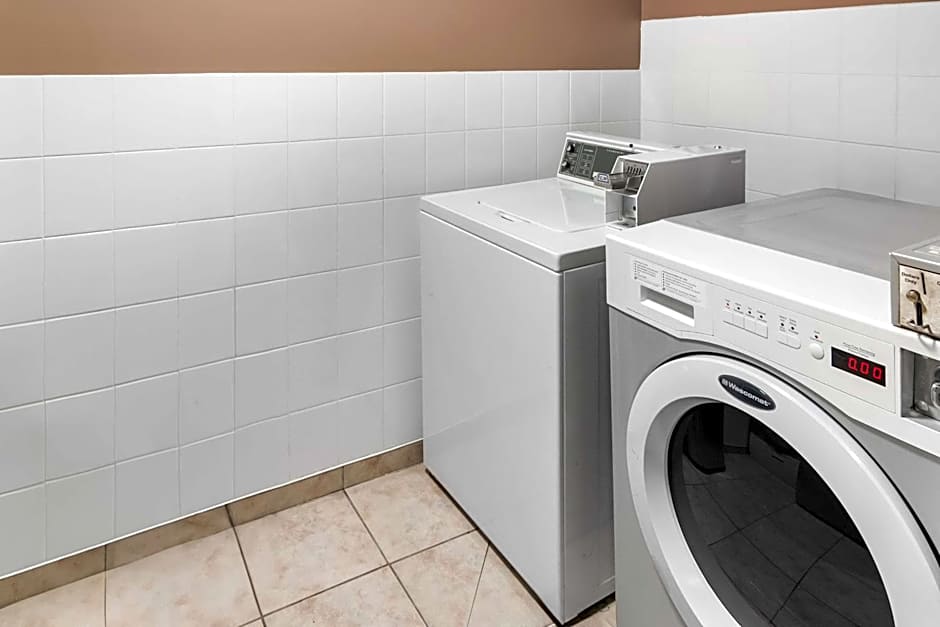 Best Western Plus Sunrise Inn