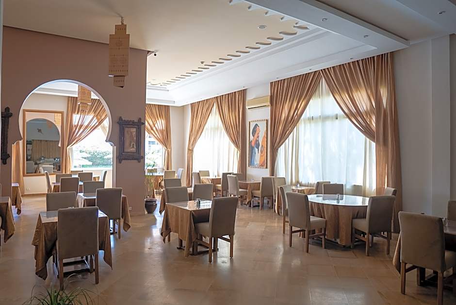 Intouriste Hôtel & Suites