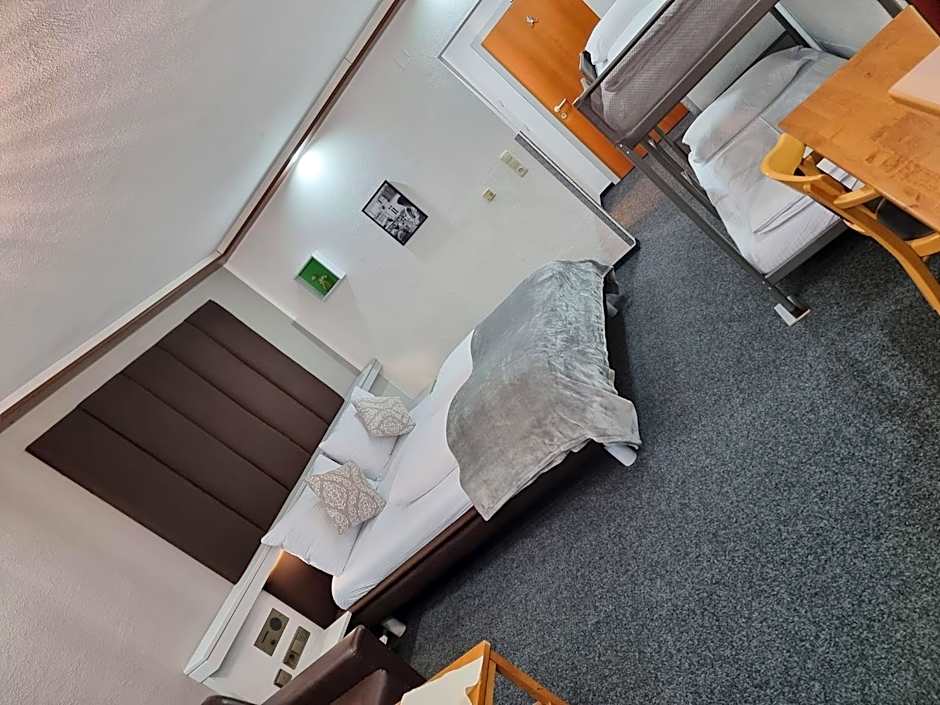 Photo 1 of 6 of Double Room