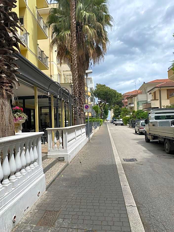 Hotel Modenese