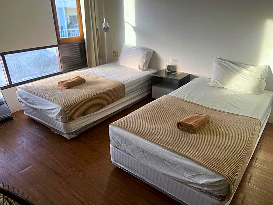 Centerpoint Hotel & Plaza