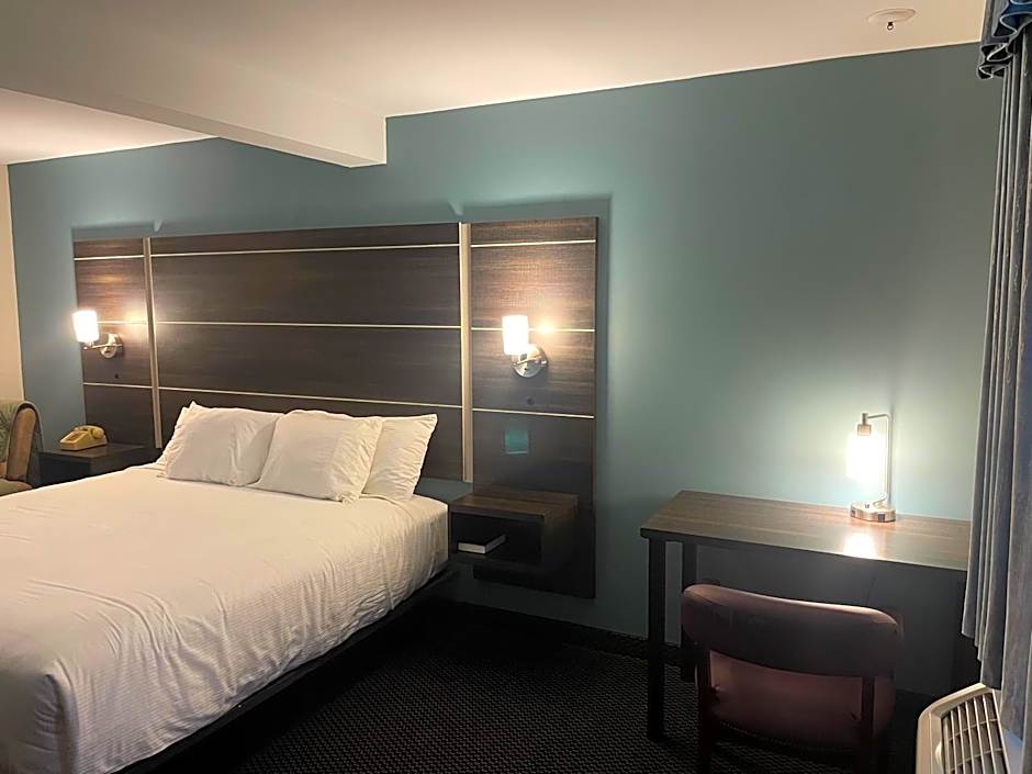 Landmark Inn