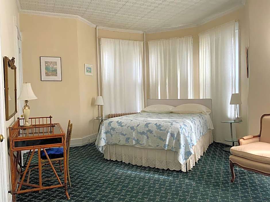 Fort Pl B&B and Gallery