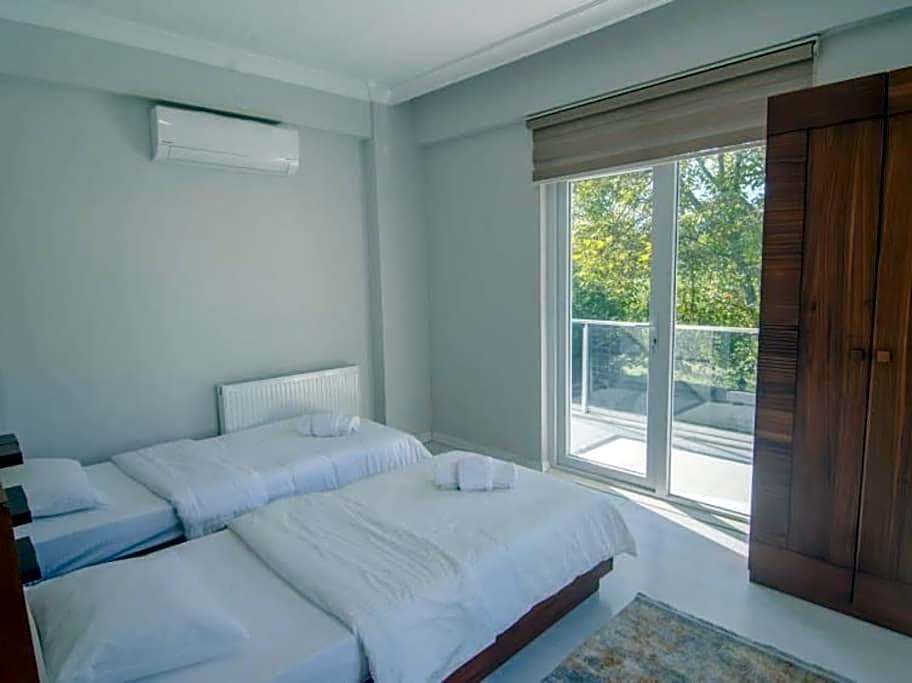 10m lake walk family frindes villa