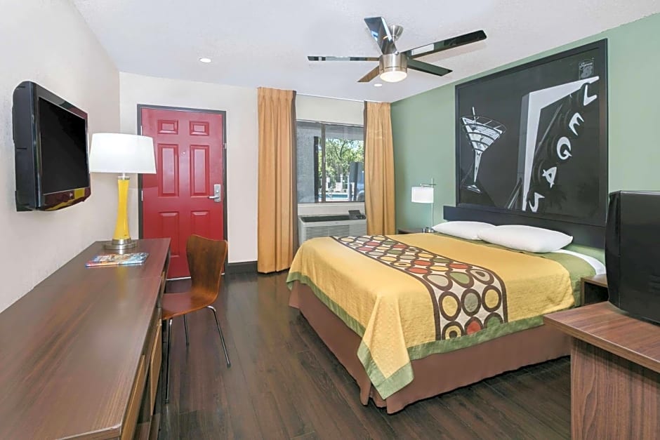 Super 8 by Wyndham Austin University/Downtown Area