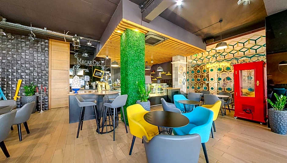 Maria Palace Complex