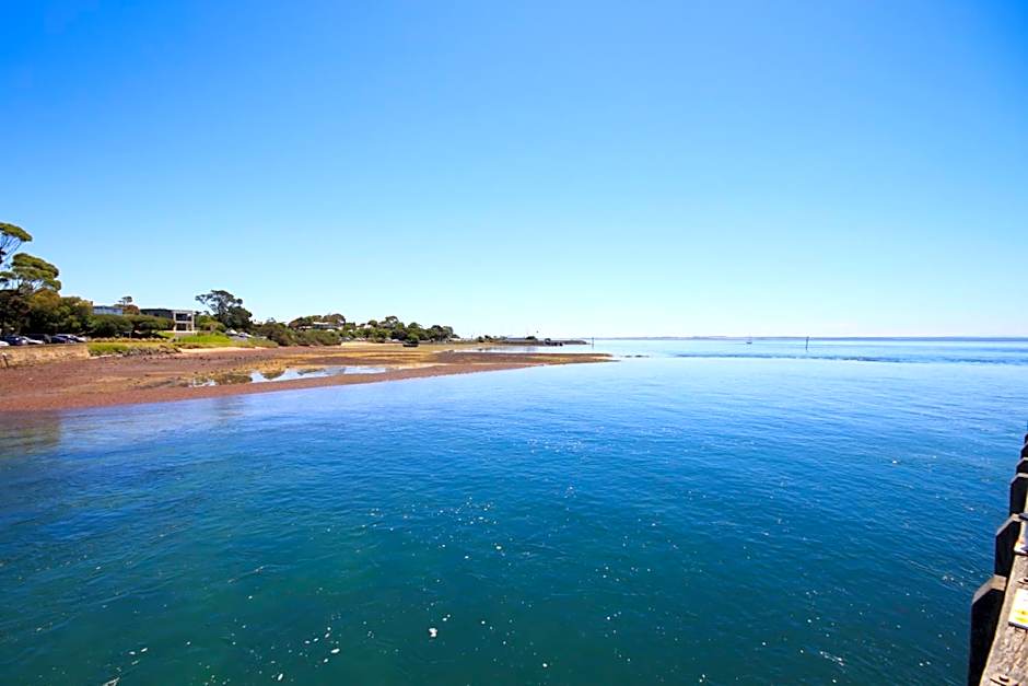 Pelicans Motel San Remo