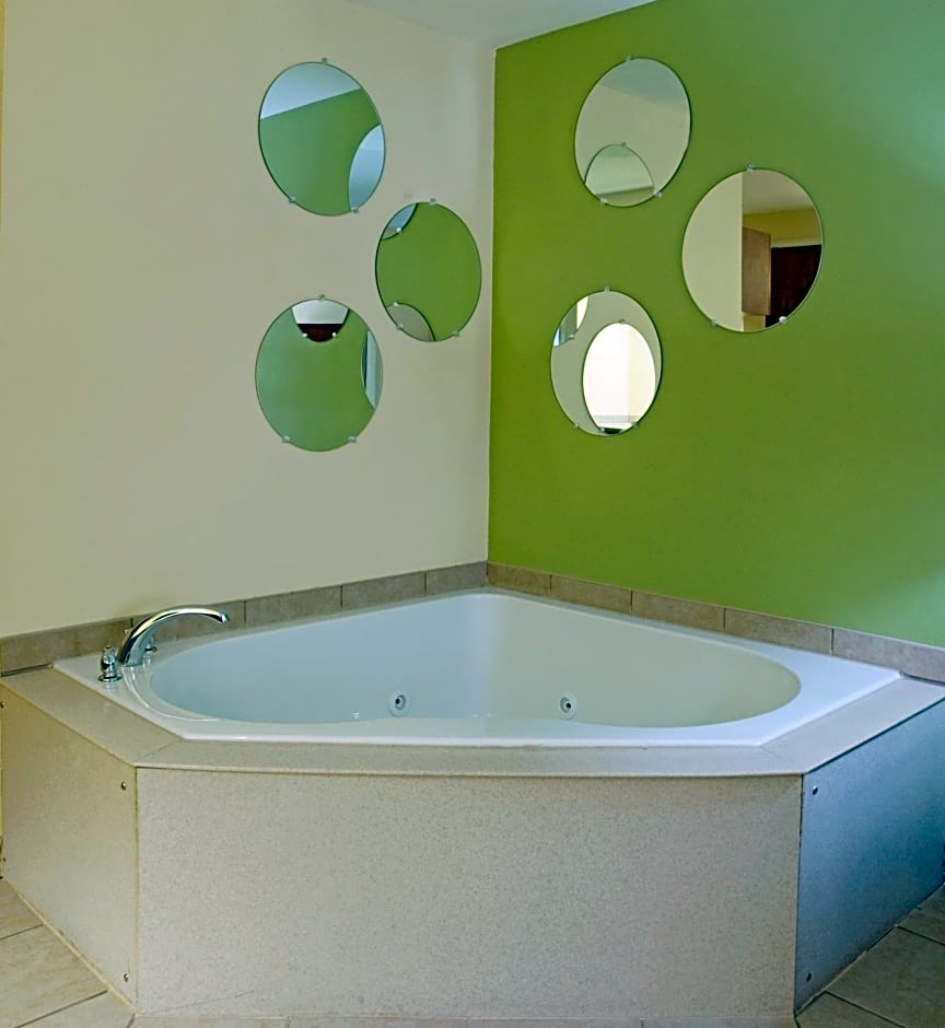 Holiday Inn Express Hotel & Suites Charleston - North, an IHG Hotel