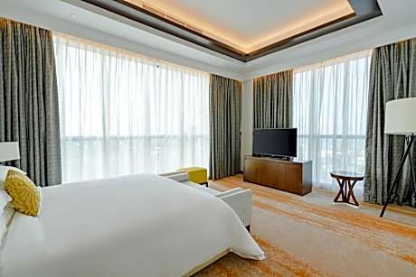 Ambassador Suite - Sea View / City View