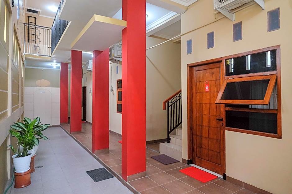 RedDoorz Syariah near Perempatan Kartasura