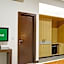 Stately Suites - Golf Course Road