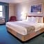 La Quinta Inn & Suites by Wyndham Moline Airport