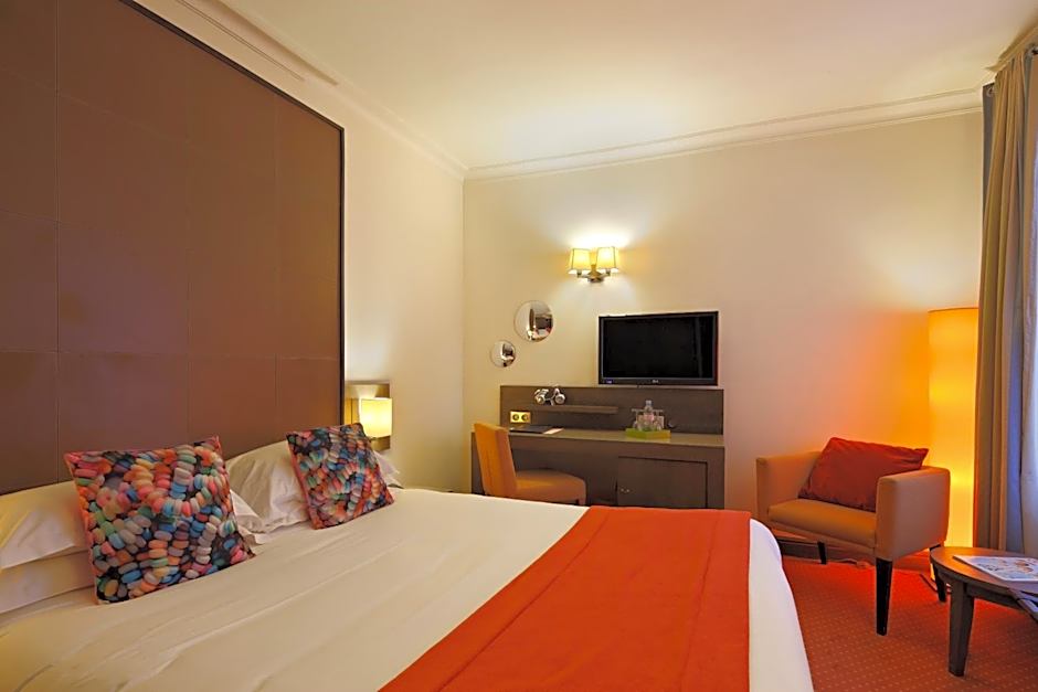 Westside Arc De Triomphe Hotel