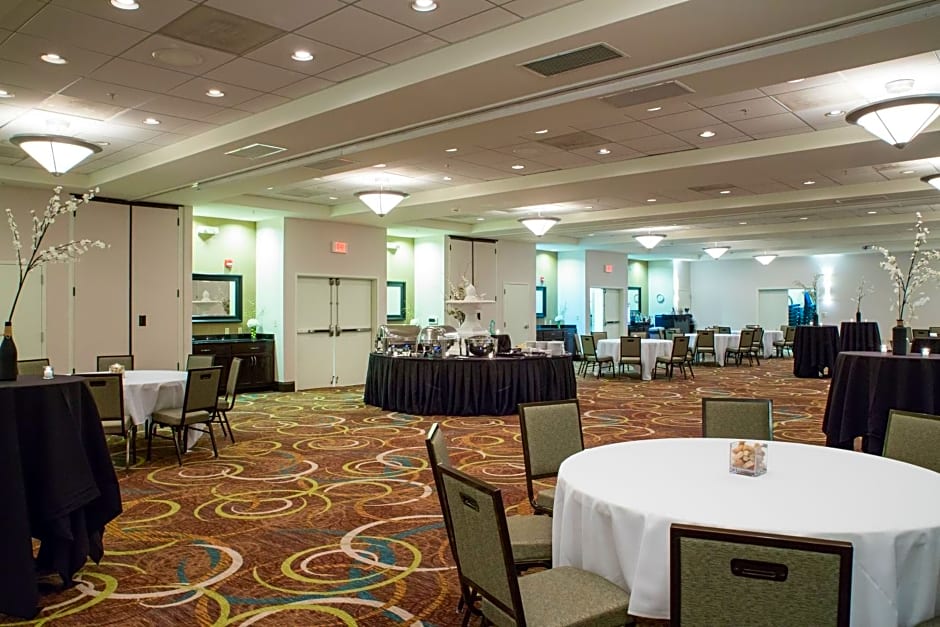 Holiday Inn Hotel & Suites Bloomington Airport By IHG