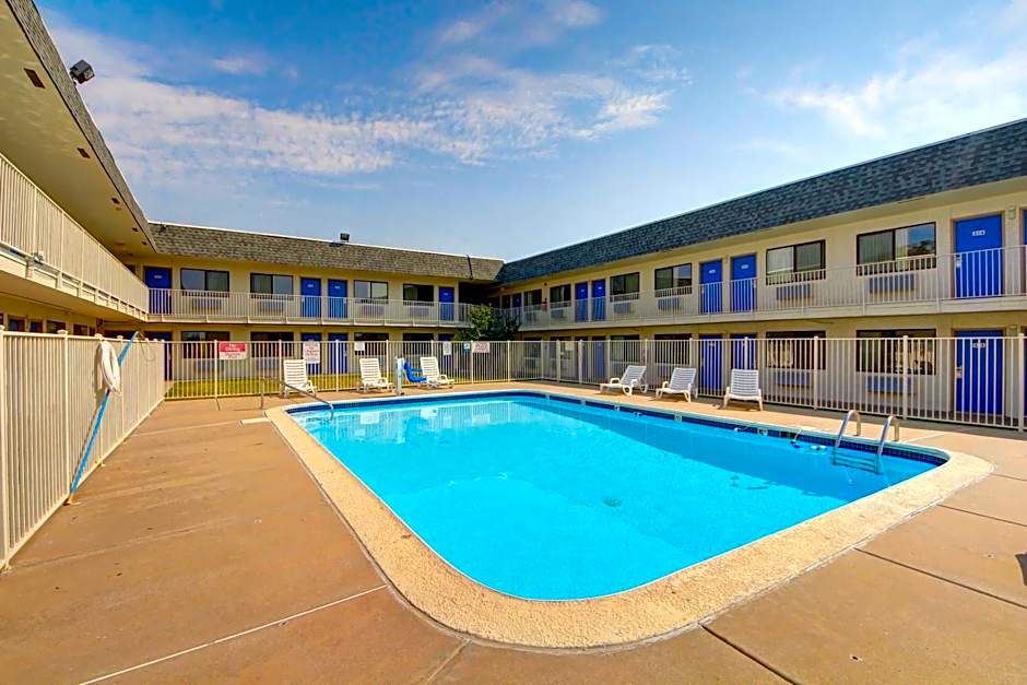 Motel 6-Wichita, KS - AIRPORT