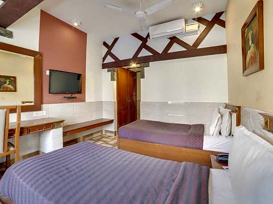 Amrutha Castle Hotel