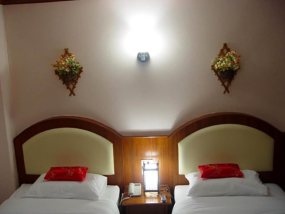 Baan Rom Mai